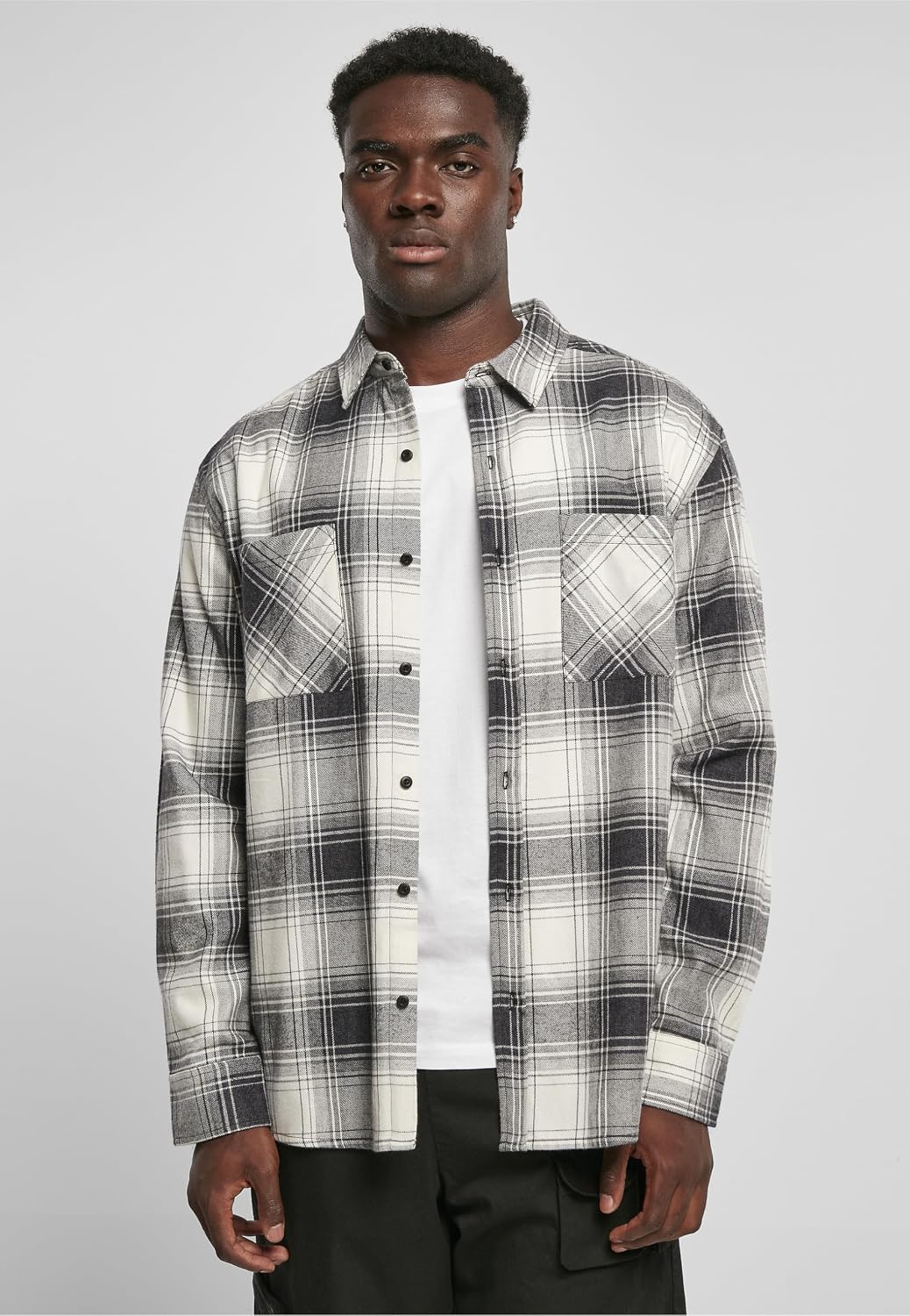 Urban Classics Herren Mock Check Shirt, legeres Hemd für Männer mit Brusttasche und überschnitten Sc