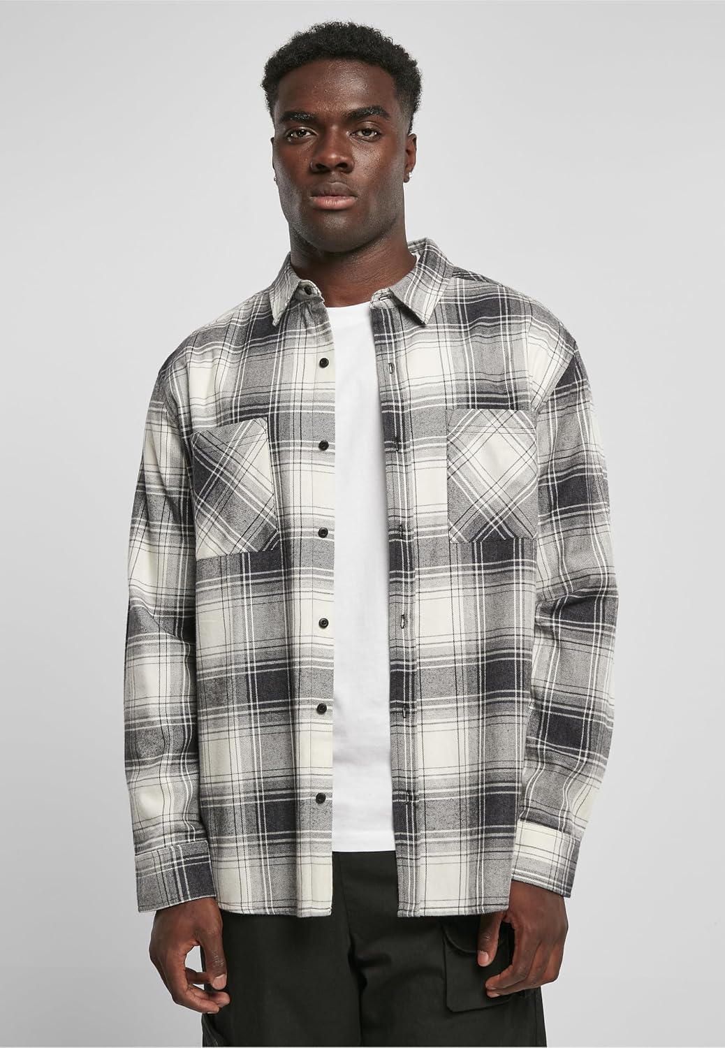 Urban Classics Herren Mock Check Shirt, legeres Hemd für Männer mit Brusttasche und überschnitten Sc