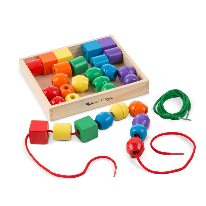 Melissa & Doug Fädelspiel mit Holzperlen für Kinder ab 3 Jahren, grosse Perlen in verschiedenen Form