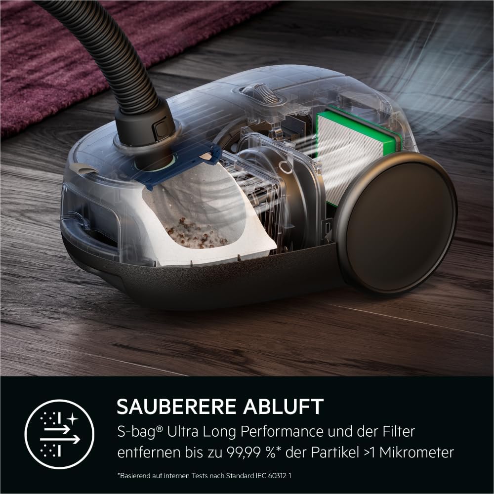 AEG CLEAN 6000 AB61C2DB Staubsauger mit Beutel / hohe Saugleistung / inkl. Polsterdüse / 50 % Recycl