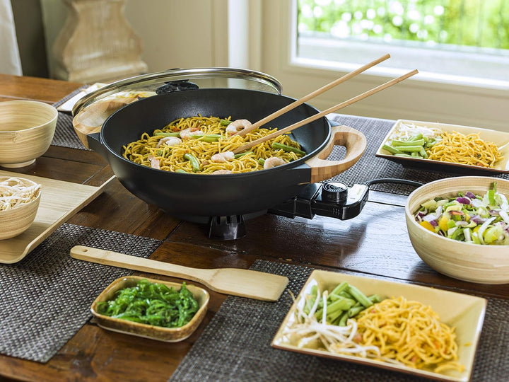 Bestron AEW100AS Elektrischer Wok mit Bambusgriffen, XL-Wokpfanne mit Glasdeckel im Asia Design, Ink