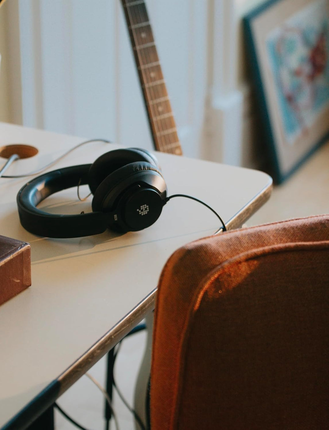 ADAM Audio H200: Geschlossene Studiokopfhörer mit mitgelieferter Software zur Klangoptimierung und S