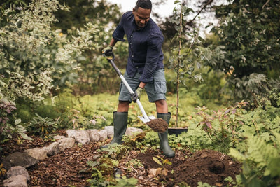 Fiskars Teleskop-Spaten für schwere, steinige Böden, Spitz, Länge: 111 - 130 cm, Verstärktes Borstah