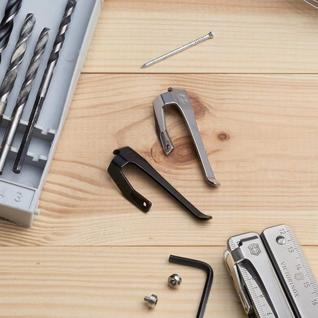Victorinox Trage-Clip für Swiss Tool BS, Multifunktionstool, Taschen Werkzeug, Schwarz, 59 mm