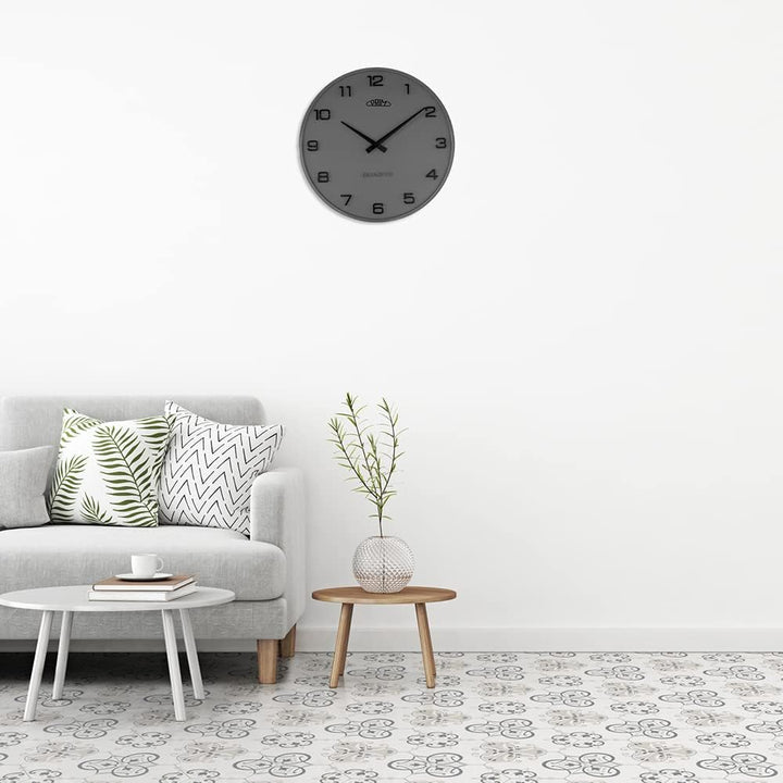 PRIM Design-Kunststoffuhr Bloom III – B, Moderne Wanduhr im Retro Style, Grafit, gewölbtes Glas, lux