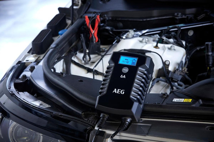 AEG Automotive 10617 Mikroprozessor-Ladegerät für Auto Batterie LD 6.0, 6 Ampere für 6/12 V, 7-HF La