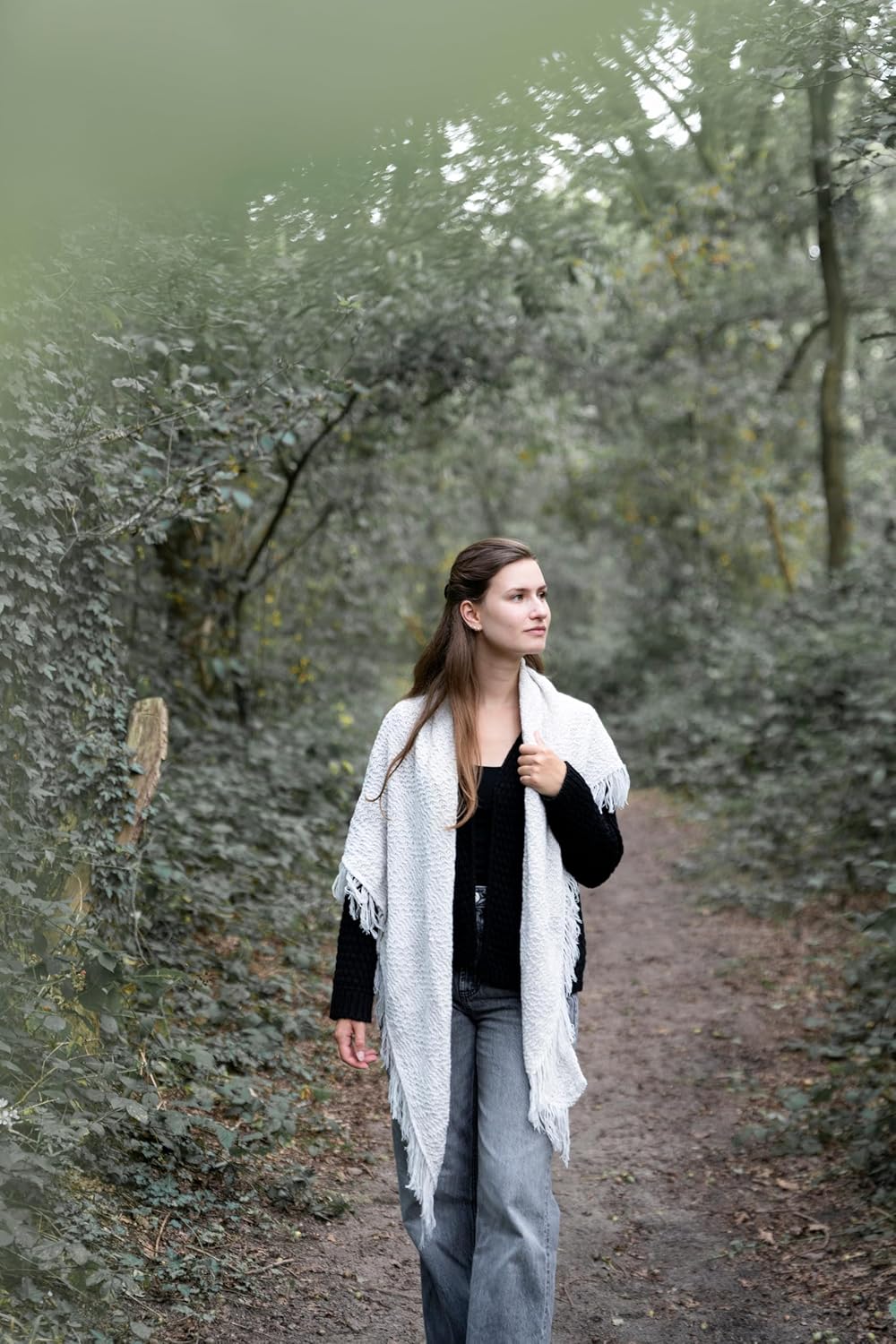 KNIT FACTORY - Dreiecksschal Amber - Damen Strickschal mit Wolle - Umschlagtuch für den Herbst und W