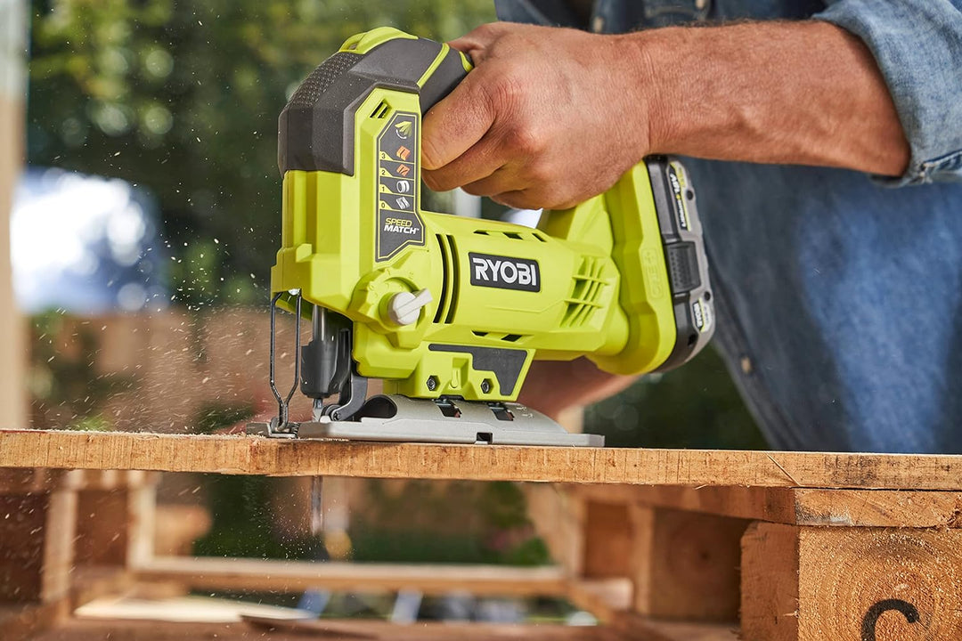 RYOBI - Kombination 4 Werkzeuge, 18 Volt, One+: Bohrmaschine + Stichsäge + Kreissäge + LED-Lampe + 2