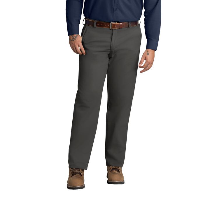 Red Kap Herren Knitterfreie Arbeitshose mit normaler Passform aus Twill-Mischgewebe Hose 42W / 32L A