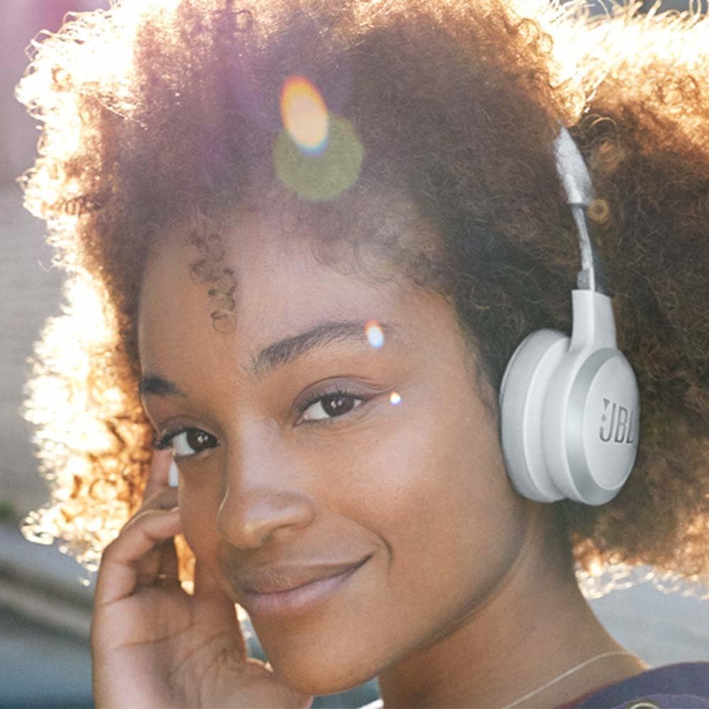 JBL Live 460NC kabelloser On-Ear Bluetooth-Kopfhörer in Weiss – Mit Noise-Cancelling und Sprachassis