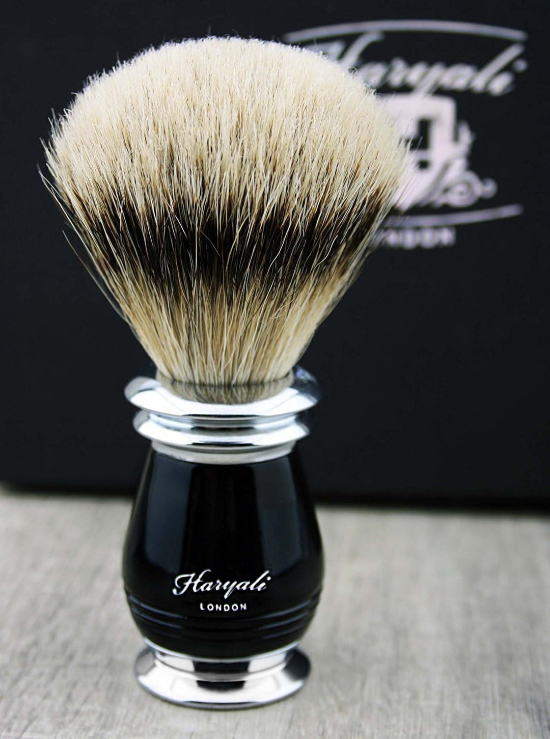 Haryali London Black Herren Rasierset mit 5 Edge Rasiermesser, Rasierpinsel, Rasierständer