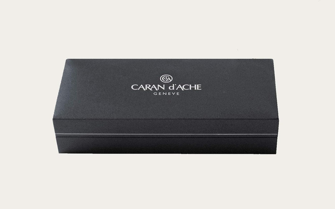 Caran d´Ache 0958.485 Ecridor Retro Füllhalter, Federbreite medium Silber, 1 Stück (1er Pack) Single