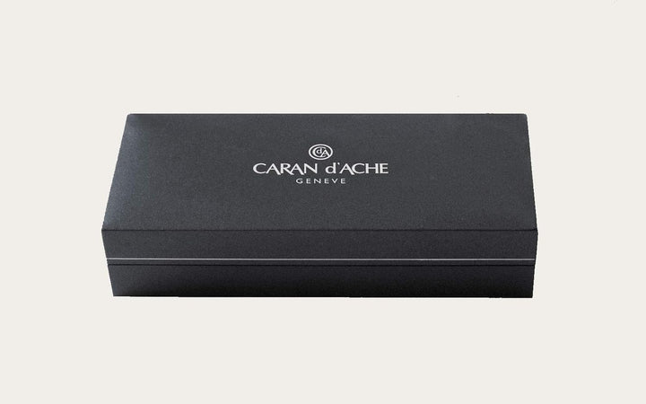 Caran d´Ache 0958.485 Ecridor Retro Füllhalter, Federbreite medium Silber, 1 Stück (1er Pack) Single