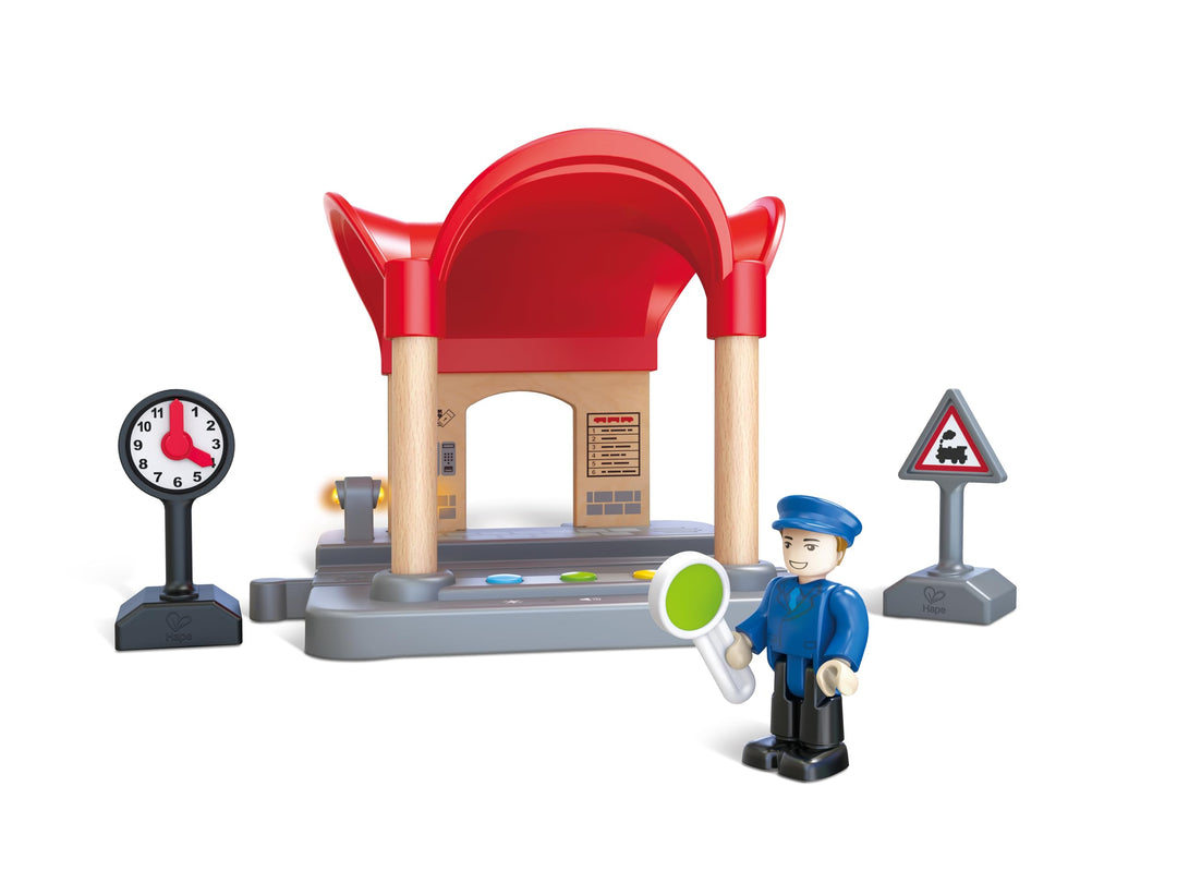 Hape Bahnhof mit Durchsagefunktion, Zubehör für Deine Holzeisenbahn, eigene Bahnhofsansagen aufnehme