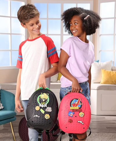 Miraculous Ladybug – Pop n' Swop -Rucksack mit schwarzem Griff, 6 Clip-on-Abzeichen und Reissverschl