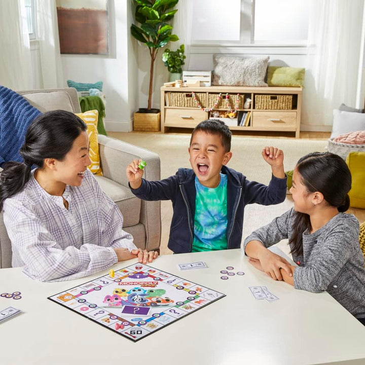 Monopoly Junior, das Klassische Brettspiel für Kinder ab 4 Jahren, 2-seitiger Spielplan - leicht ver