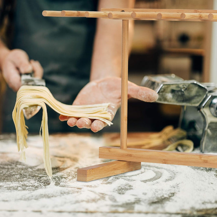 Relaxdays Nudeltrockner, 8 Stangen, lange Pasta platzsparend trocknen, faltbar, Nudelständer Bambus,