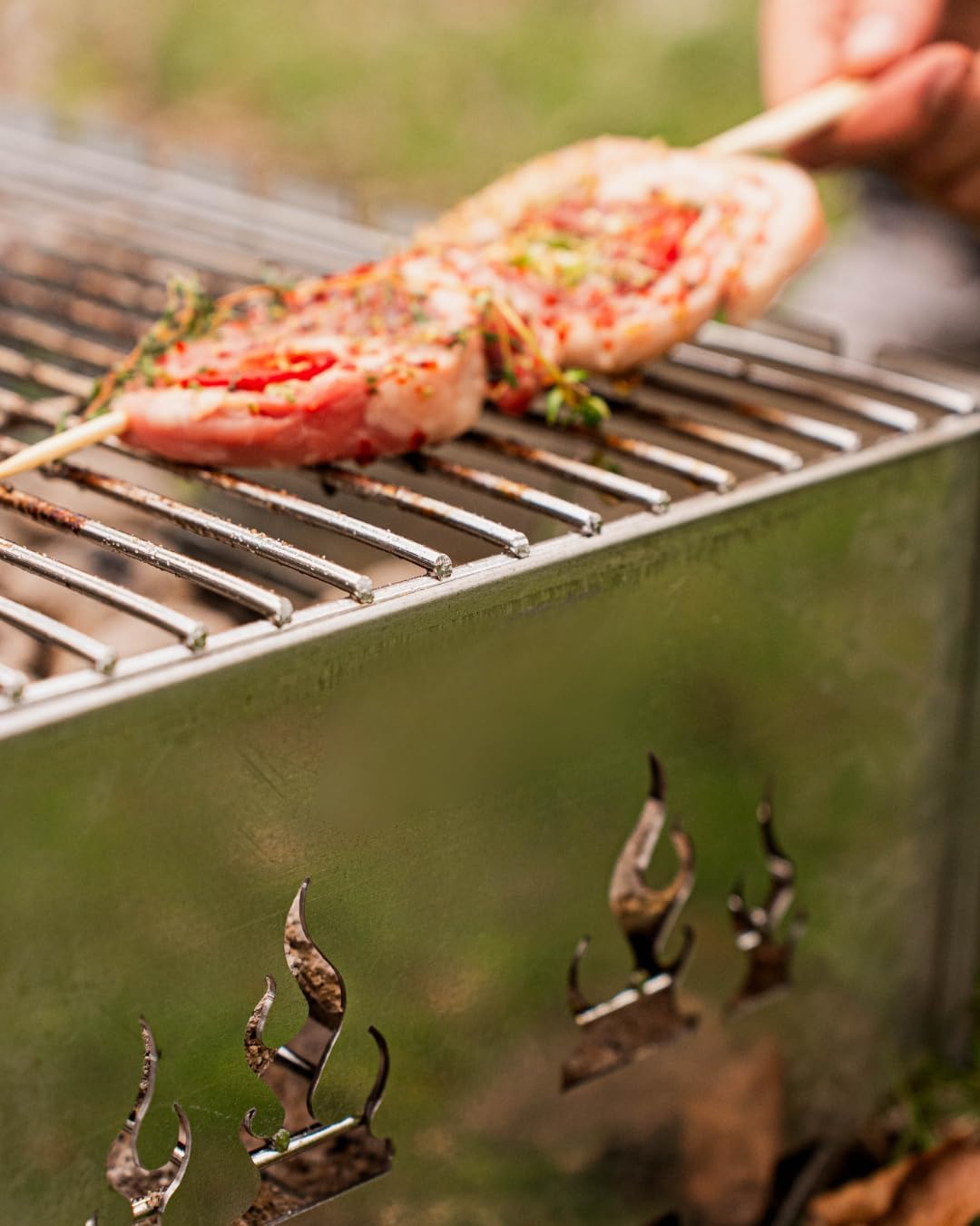 Hubo Zerlegbarer Tragbarer Grill – Kompakter Outdoor Campinggrill mit Spiesshalterungen & Tragetasch