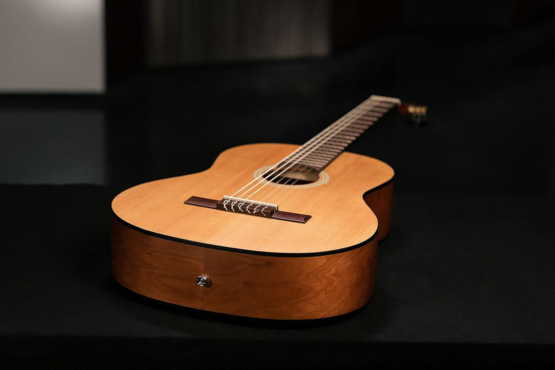 Ortega Guitars Full Size Konzertgitarre - Student Series - Catalpakorpus mit Fichtendecke (RST5M)