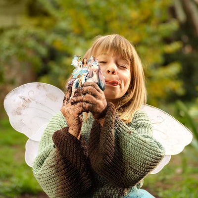 schleich 70569 Eyela mit Prinzessinnen-Einhorn, für Kinder ab 5-12 Jahren, BAYALA - Spielfigur Singl