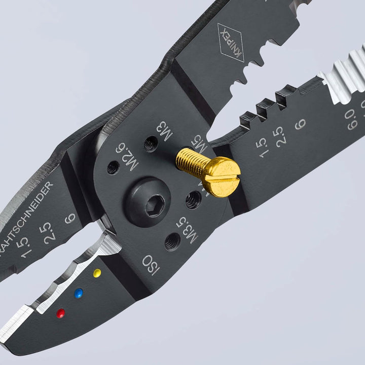 KNIPEX Crimpzange, 0,5-6,0 mm², für Kabelschuhe und Flachsteckverbinder, mit Abisolier- und Scheidfu