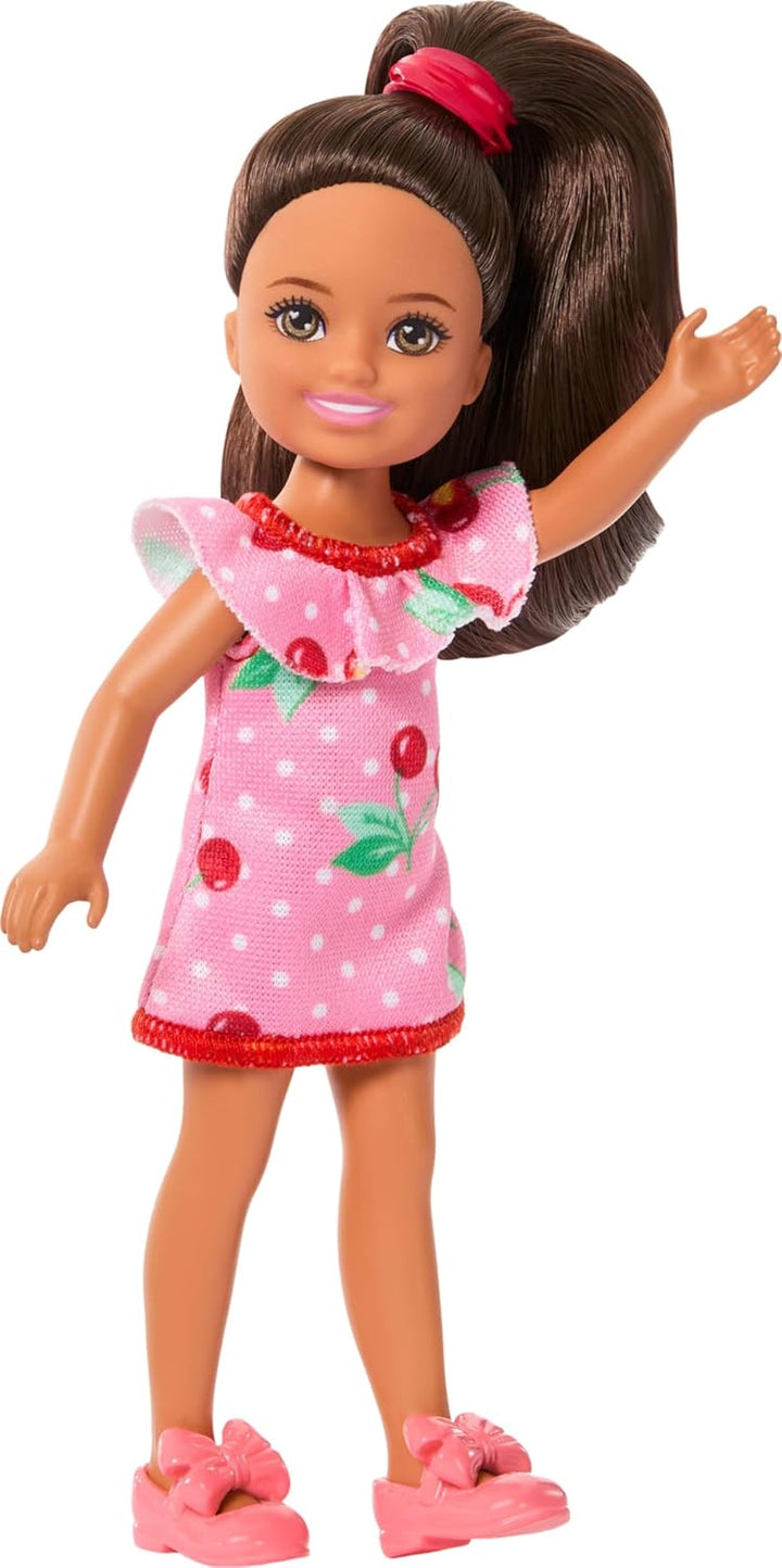 Barbie Club Chelsea, kleine Puppe Lula, ca. 15 cm gross, mit braunem Haar und abnehmbarem Kleid und
