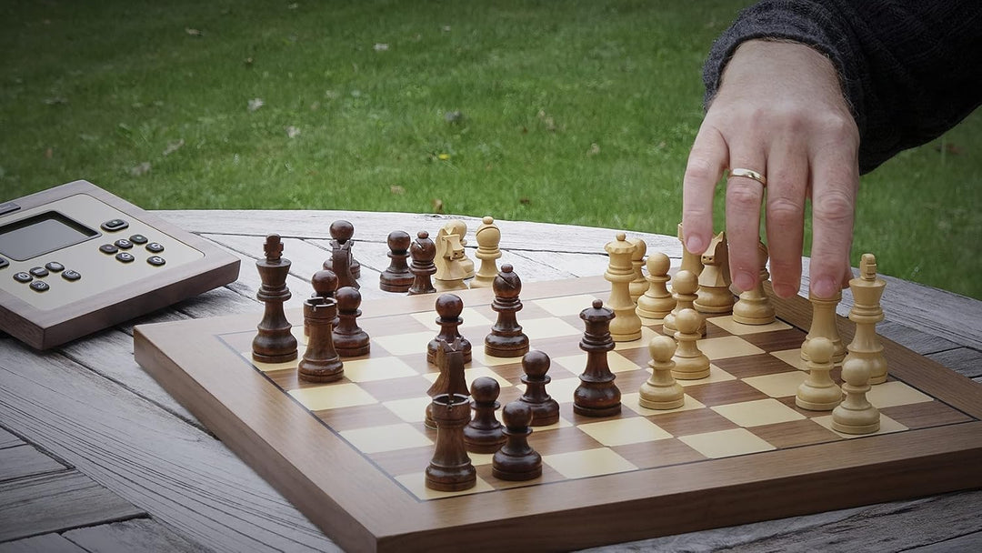 Millennium Chess Classics Exclusive (M828) – Holz-Schachcomputer mit Figurenerkennung, 2 Top-Schachp