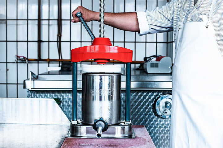 F. DICK Wurstfüller (Füllmenge 6,8 Liter, Wurstfüllmaschine für Metzger/Fleischer/Hobbyköche/BBQ, in