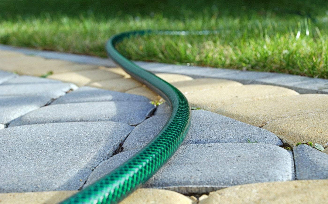 Cellfast Gartenschlauch SET ECONOMIC Elastisch und flexibel 3-lagiger Wasserschlauch aus Polyesterkr