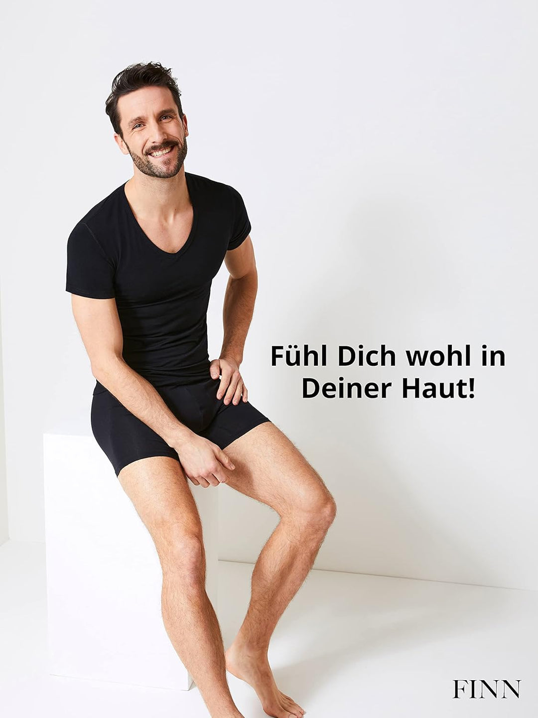 FINN Herren Funktions-Unterhemd mit V-Ausschnitt - Anti-Schweiss Shirt mit Einsätzen gegen Schweissf