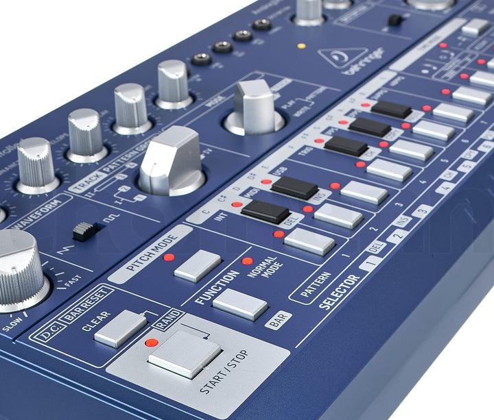 Behringer TD-3-BU Analoger Bass-Line-Synthesizer mit VCO, VCF, 16-Stufen-Sequenzer, Distortion-Effek