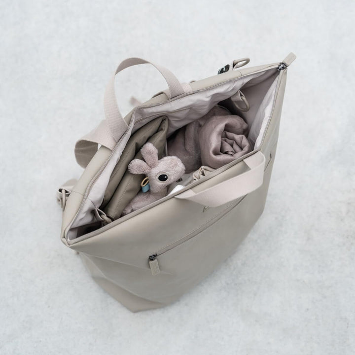 Done by Deer Wickelrucksack - Faltbare Wickelauflage und zwei Kinderwagenhaken inklusive - Wickeltas