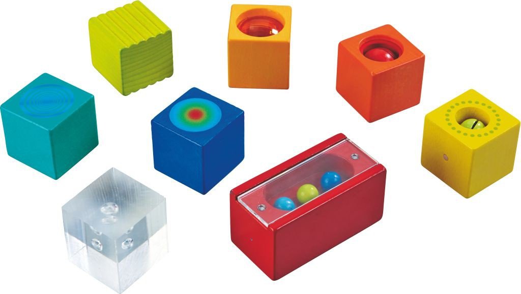 HABA Entdeckersteine Farbenspass – Sensorikspielzeug für Kinder ab 12 Monaten – 6 Bunte Würfel mit v