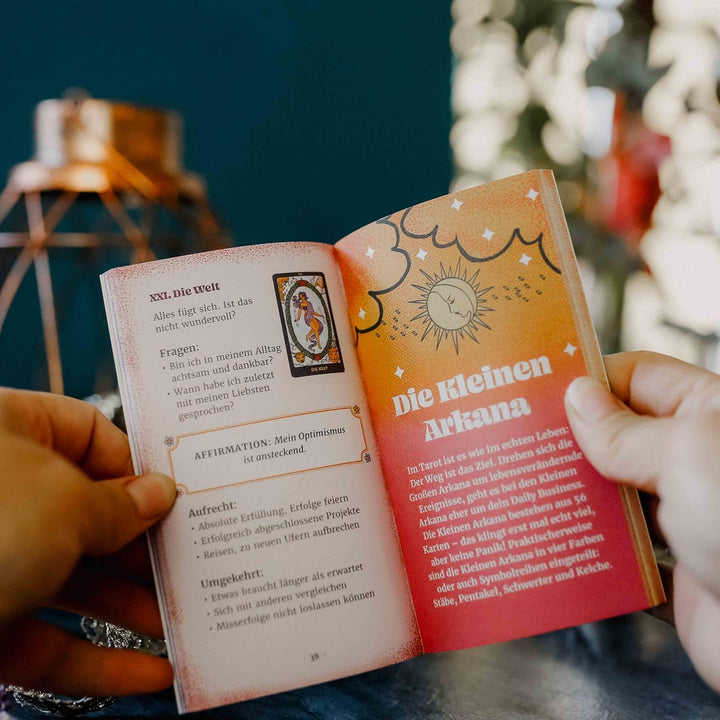 The Pulp Girls Tarot - Connecte dich mit deiner Intuition: 78 Tarotkarten und 96-seitiges Buch, Klap