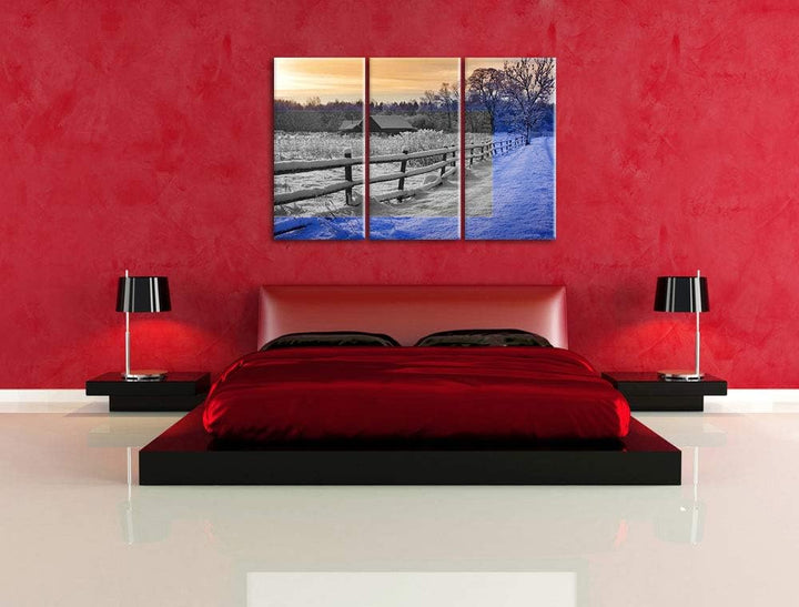 kleines Holzhaus in verschneiter Landschaft schwarz/weiss 3-Teiler Leinwandbild 120x80 Bild auf Lein