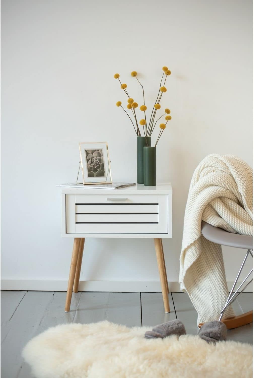 WENKO Beistelltisch Finja mit Schublade, moderner Couchtisch im Scandi Chic, Nachttisch aus hochwert