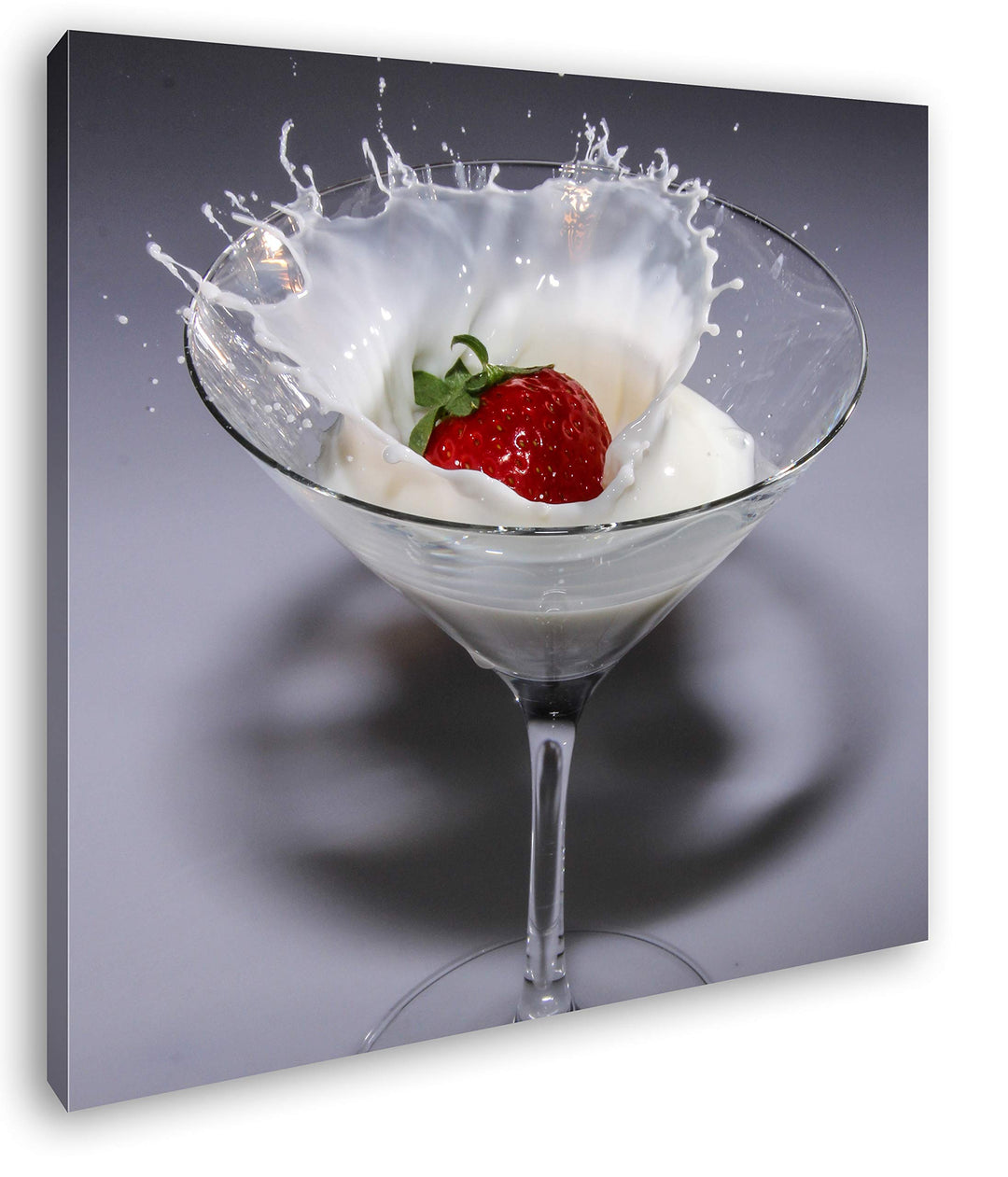 deyoli kleines Cocktailglas mit Erdbeere und Sahne im Format: 70x70 als Leinwandbild, Motiv fertig g