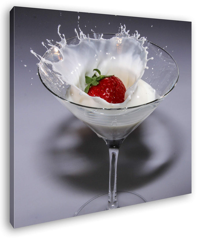 deyoli kleines Cocktailglas mit Erdbeere und Sahne im Format: 70x70 als Leinwandbild, Motiv fertig g