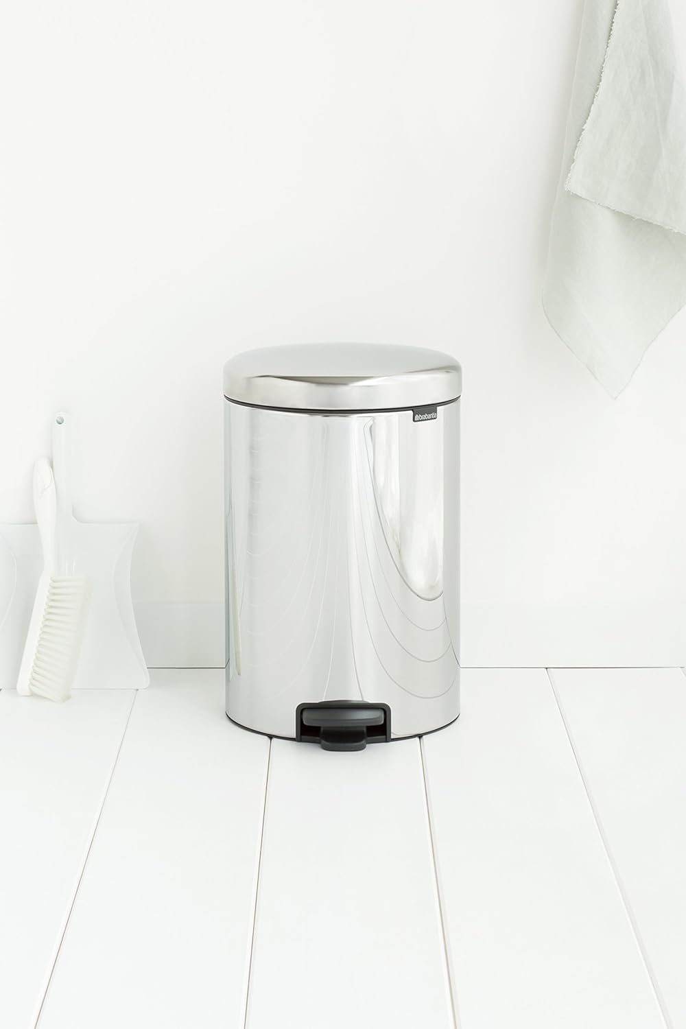 Brabantia 113987 Treteimer mit Inneneimer aus Kunststoff, stahl, Brilliant Steel, 20 Liter Brilliant