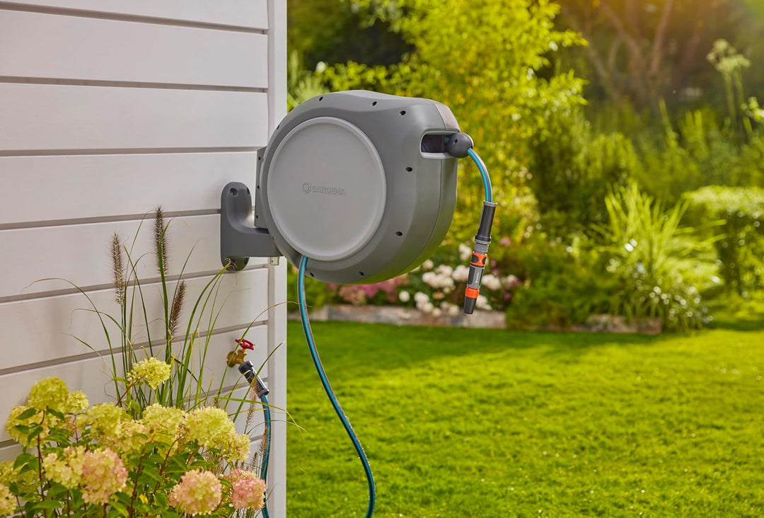 Gardena 8040 15 m ausziehbare Spule mit Schlauchführung, Fuss, grau 50 ft mit extra Schlauchführung,