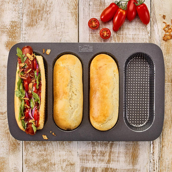 Birkmann, Laib & Seele, Hot Dog Brötchenblech, perforierte Backform aus Karbonstahl für 4 Hot Dogs,