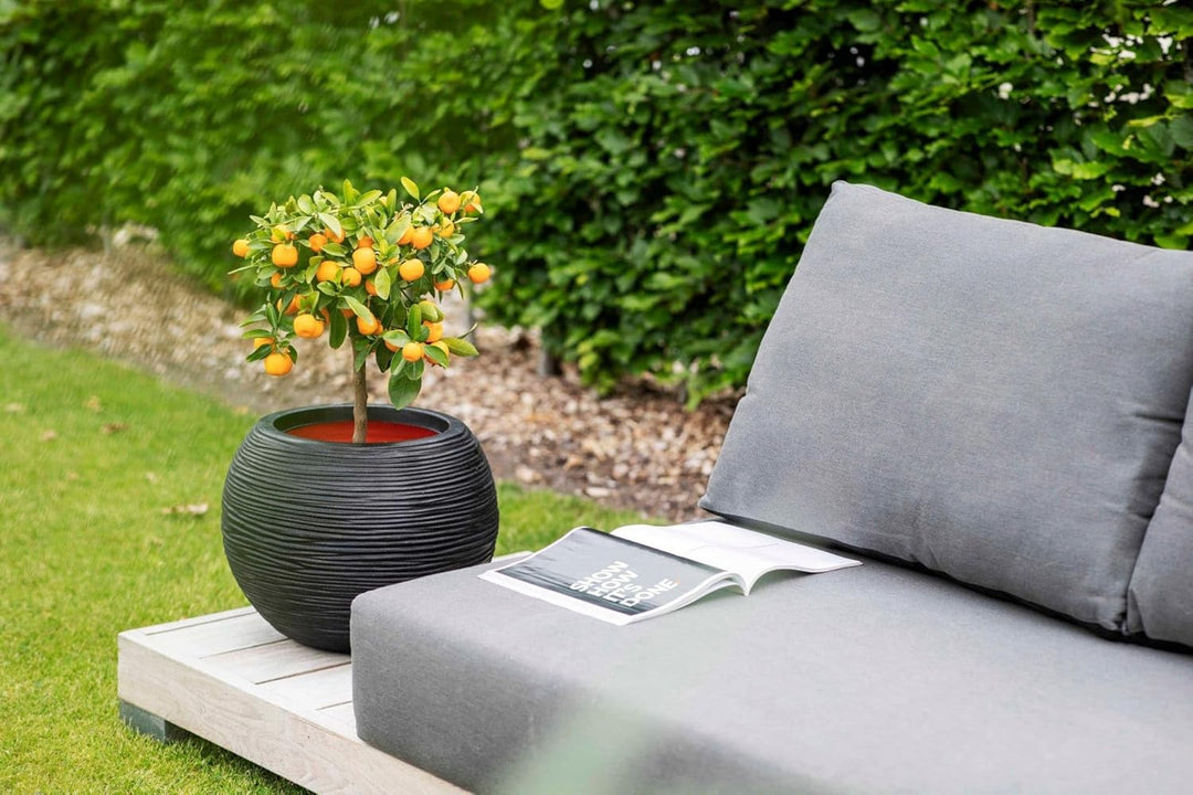 Capi Europe - Gefäss Kugel Rib NL - 40x32 - Elfenbein - Öffnung Ø24 - Blumentopf für den Innen- und