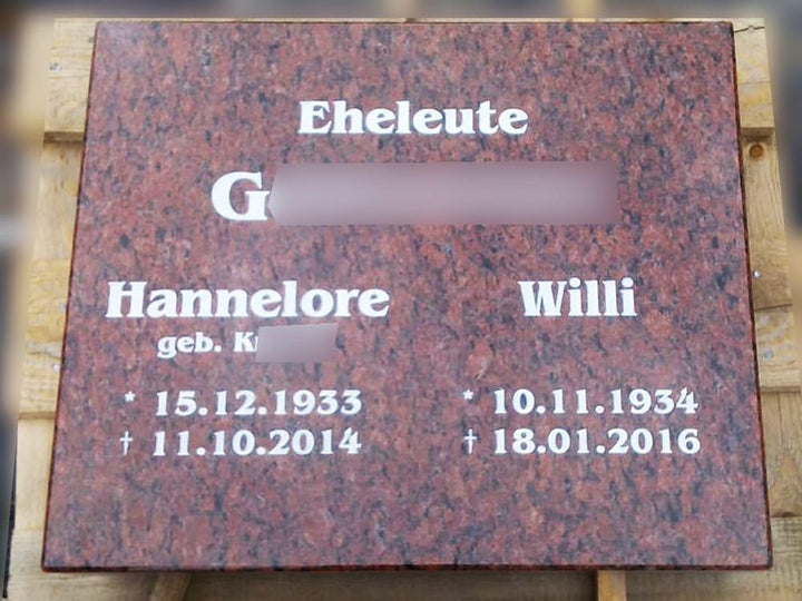 designgrab VangL001-30x30x8 cm Grabplatte aus Granit Vanga, inkl. Beschriftung von Vor- und Nachname