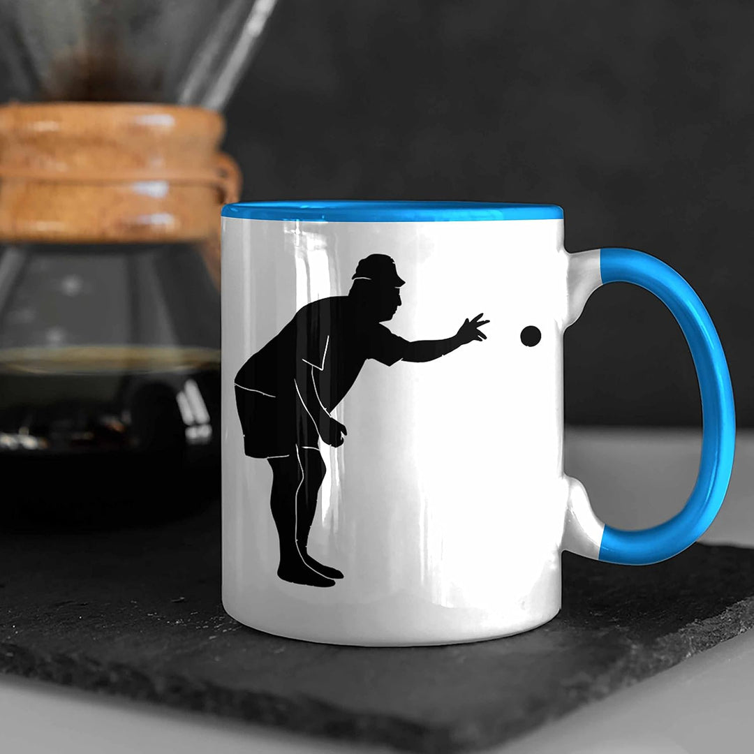Trendation - Boule Tasse Geschenk Boule-Spieler Geschenkidee Spruch Grafik Werfender Boule Spieler (