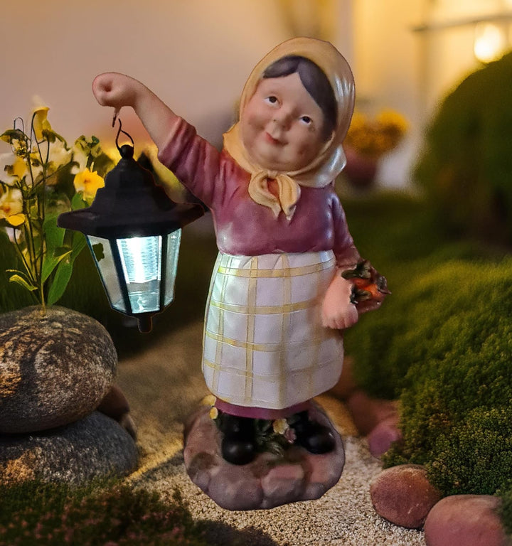 Kremers Schatzkiste Oma Edeltraud mit Solarlaterne und Korb Figur Gartenfigur 38 cm Garten Ältere Da