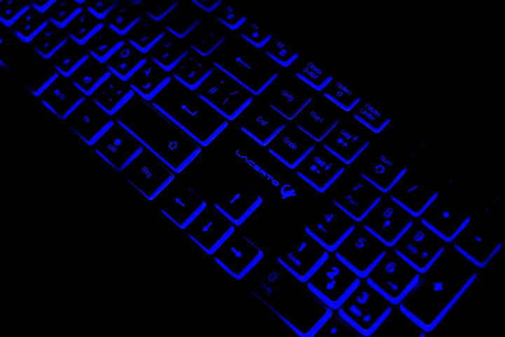 Lacerto® | Bilinguale Russisch-Deutsche beleuchtete Tastatur, USB, Spritzwassergeschützt, Deutsch +