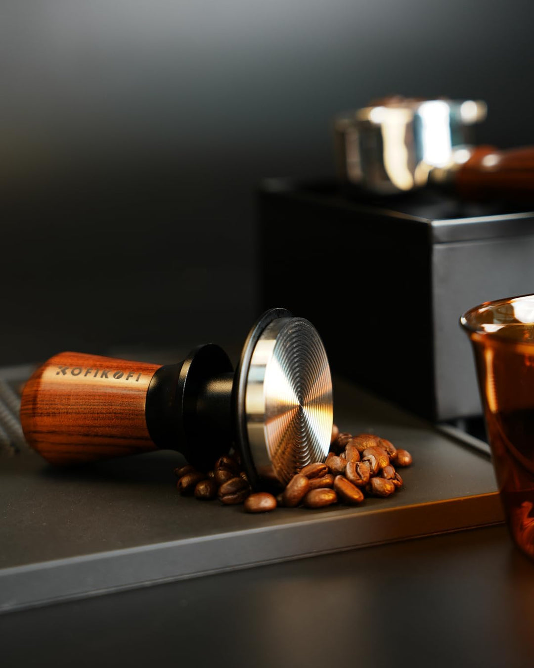 KOFIKOFI 58mm Kaffee Tamper mit Doppelfeder 30lbs Anpressdruck Kaffeemehlpresser Base Ripple Kaffee