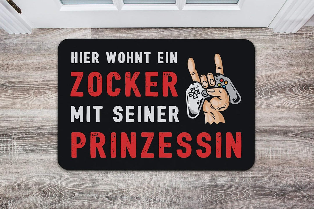 Tassenbrennerei Fussmatte mit Spruch Hier wohnt EIN Zocker mit Seiner Prinzessin - Türmatte lustig f