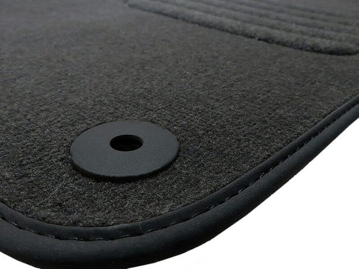 Premium Velourmattenset für Cupra Born ab Bj. 2021 PREM runde Befestigungen Mit Absatzschoner Passfo