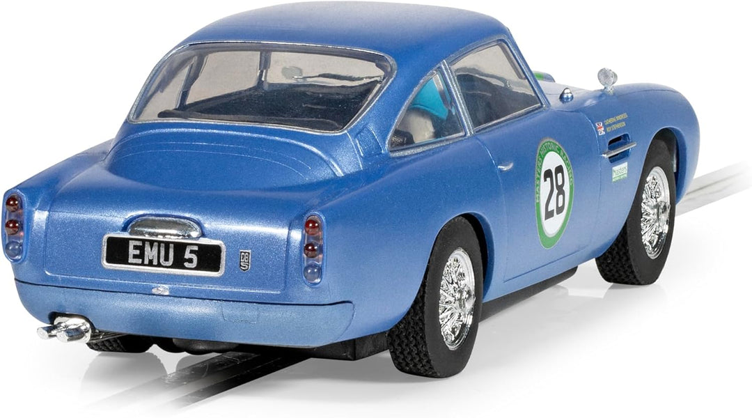 Scalextric C4599 Aston Martin DB5 – Blau-Gelb – Historisches GT-Renn-Slotcar, Aston Martin DB5